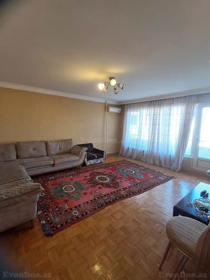 3 otaqlı Mənzil 70 m² Elmlər Akademiyası m. Kirayə verilir