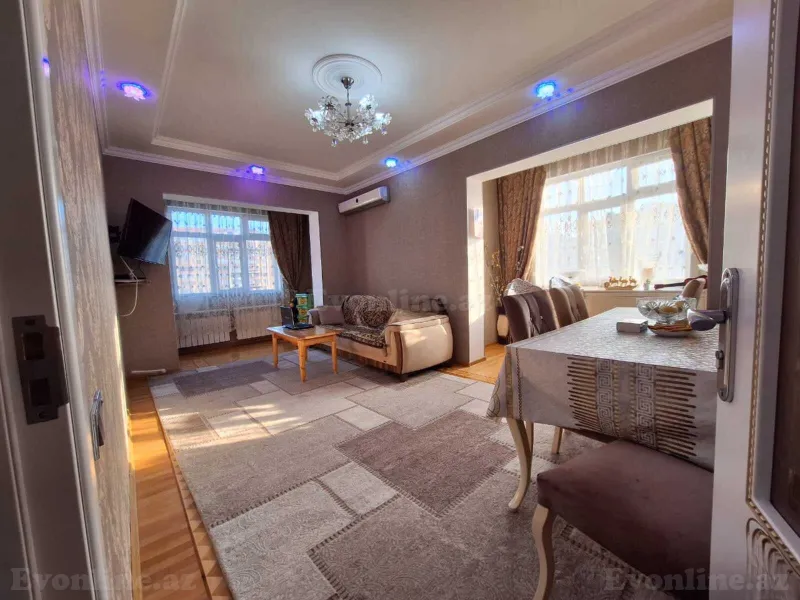 Satılır 2 otaqlı Mənzil Köhnə tikili 70 m² Nəsimi m.