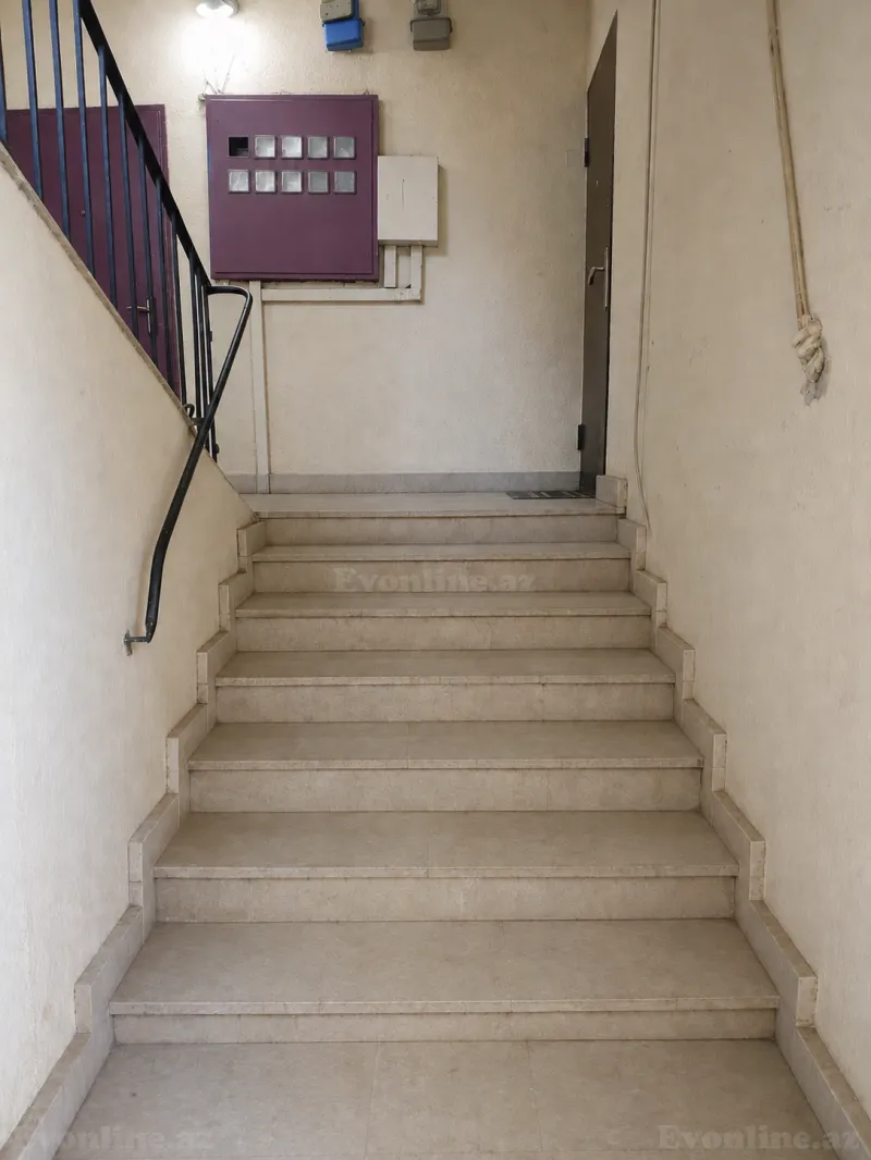 3 otaqlı Mənzil 68 m² Bakıxanov Satılır