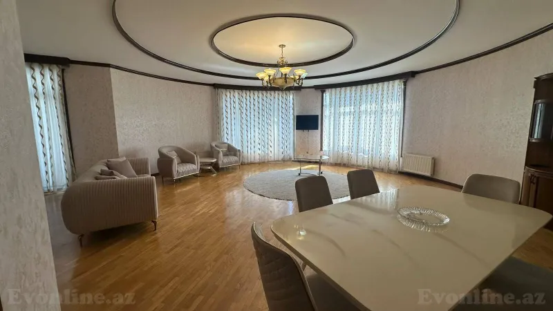 Kirayə verilir 5 otaqlı Mənzil Yeni tikili 240 m² 28 May m.