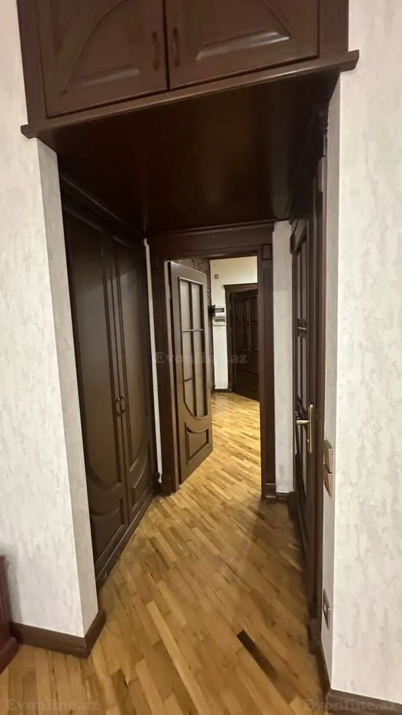 Kirayə verilir 5 otaqlı Mənzil Yeni tikili 240 m² 28 May m. - şəkil 2