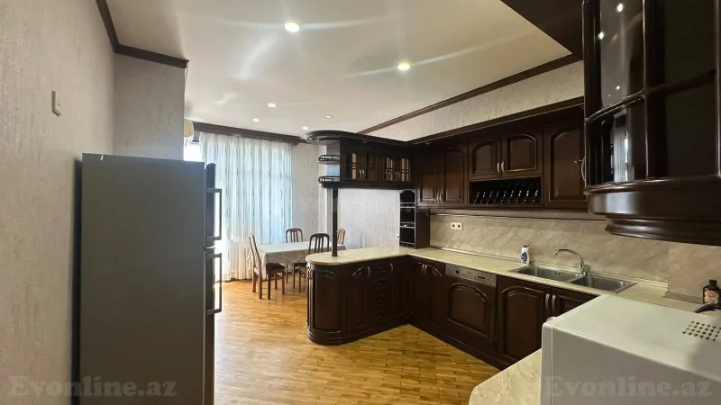 Kirayə verilir 5 otaqlı Mənzil Yeni tikili 240 m² 28 May m. - şəkil 5