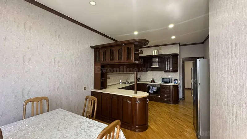 Kirayə verilir 5 otaqlı Mənzil Yeni tikili 240 m² 28 May m. - şəkil 10