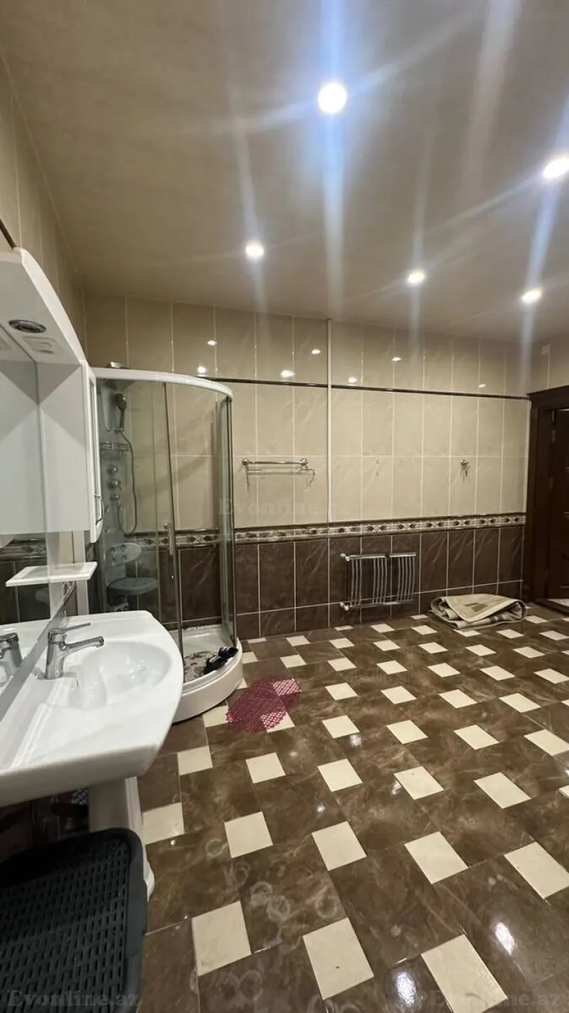Kirayə verilir 5 otaqlı Mənzil Yeni tikili 240 m² 28 May m. - şəkil 17