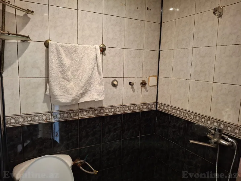 Satılır 2 otaqlı Mənzil Köhnə tikili 45 m² Yasamal - şəkil 3