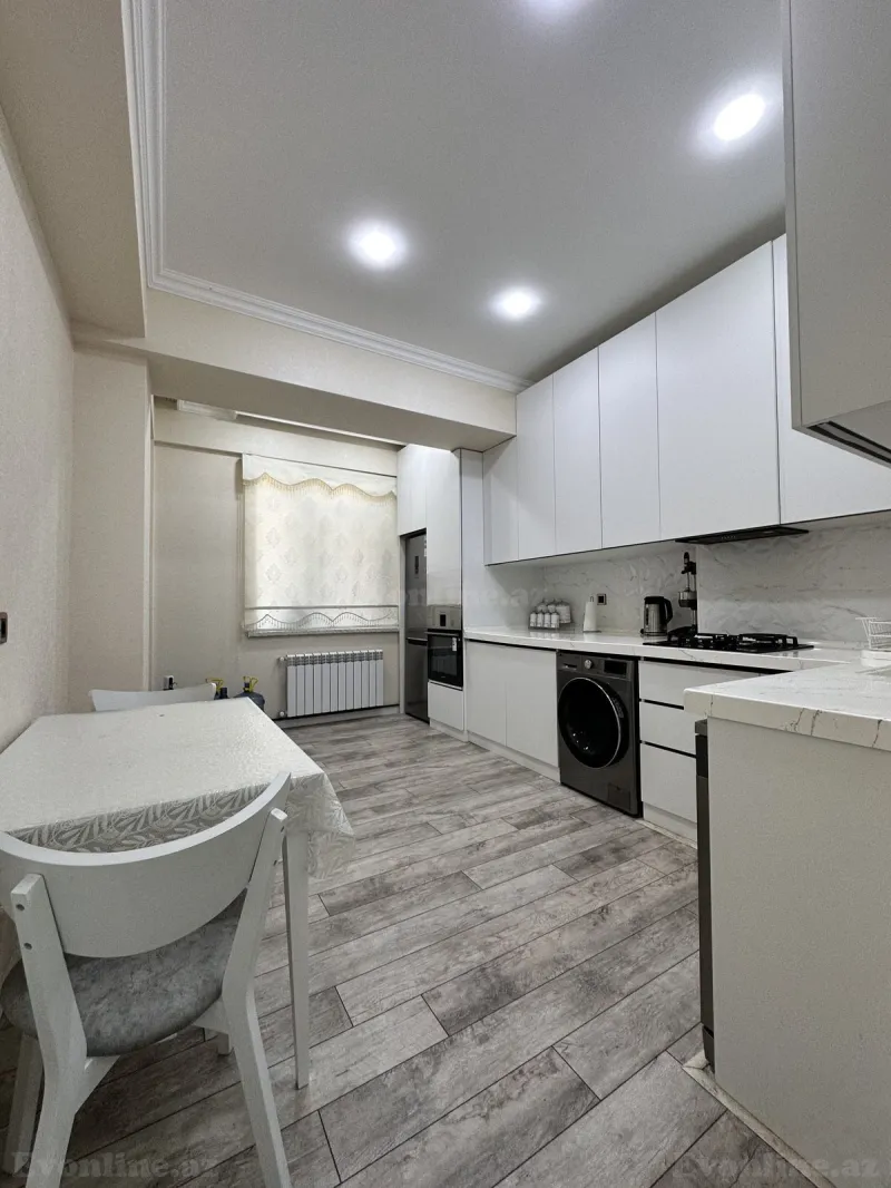 2 otaqlı Mənzil 66 m² Elmlər Akademiyası m. Kirayə verilir
