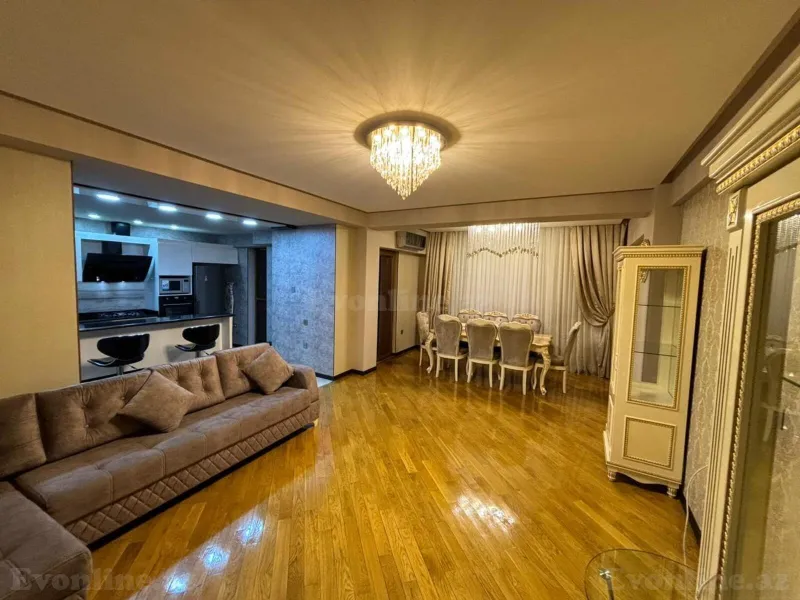 3 otaqlı Mənzil 118 m² Elmlər Akademiyası m. Satılır