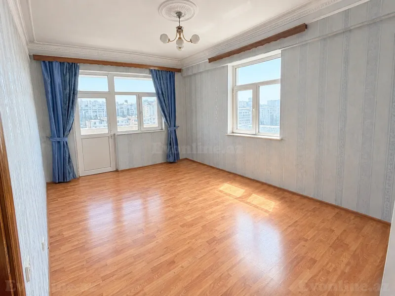 3 otaqlı Mənzil 112 m² Neftçilər m. Satılır