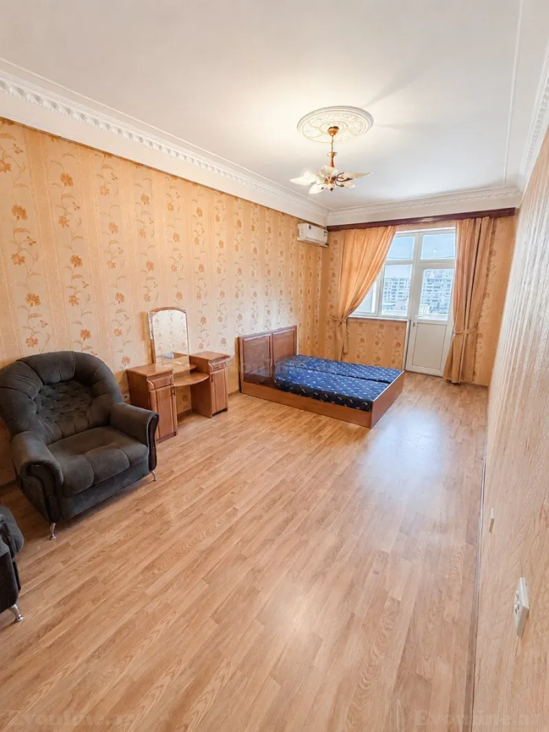 Satılır 3 otaqlı Mənzil Yeni tikili 112 m² Neftçilər m. - şəkil 3