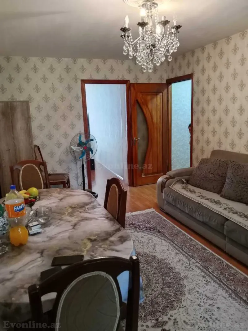 Satılır 3 otaqlı Mənzil Köhnə tikili 70 m² Sumqayıt