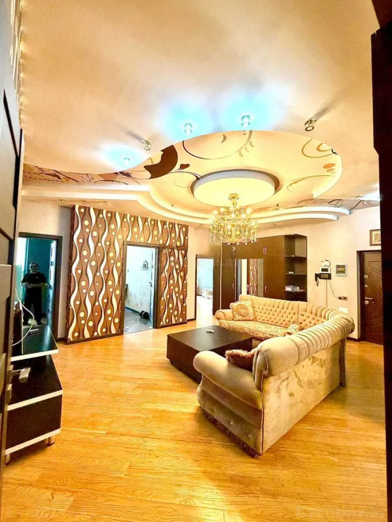Satılır 4 otaqlı Mənzil Yeni tikili 152 m² İnşaatçılar m. - şəkil 6