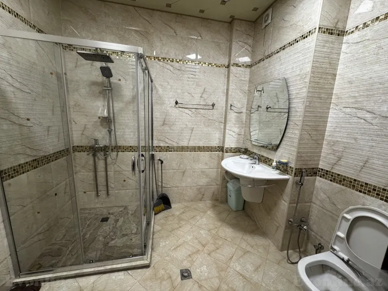 Kirayə verilir 4 otaqlı Mənzil Yeni tikili 235 m² 28 May m. - şəkil 18