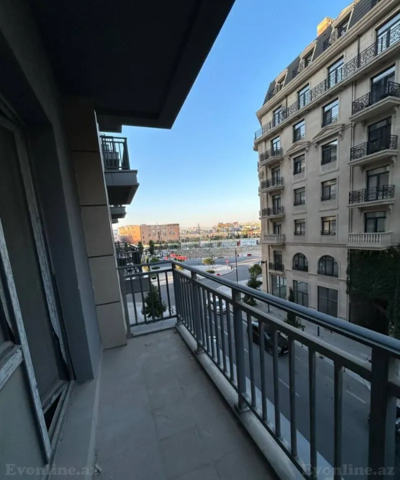 Satılır 5 otaqlı Mənzil Yeni tikili 202 m² Ağ şəhər