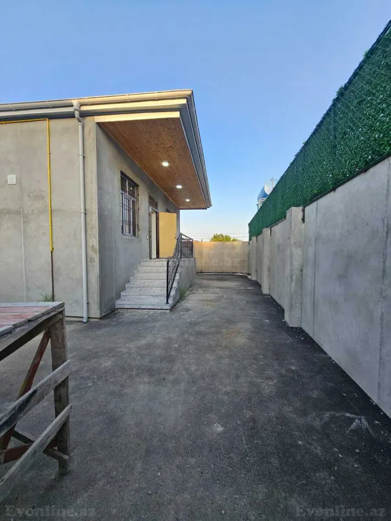 4 otaqlı Həyət evi 100 m² Yeni Ramana Satılır