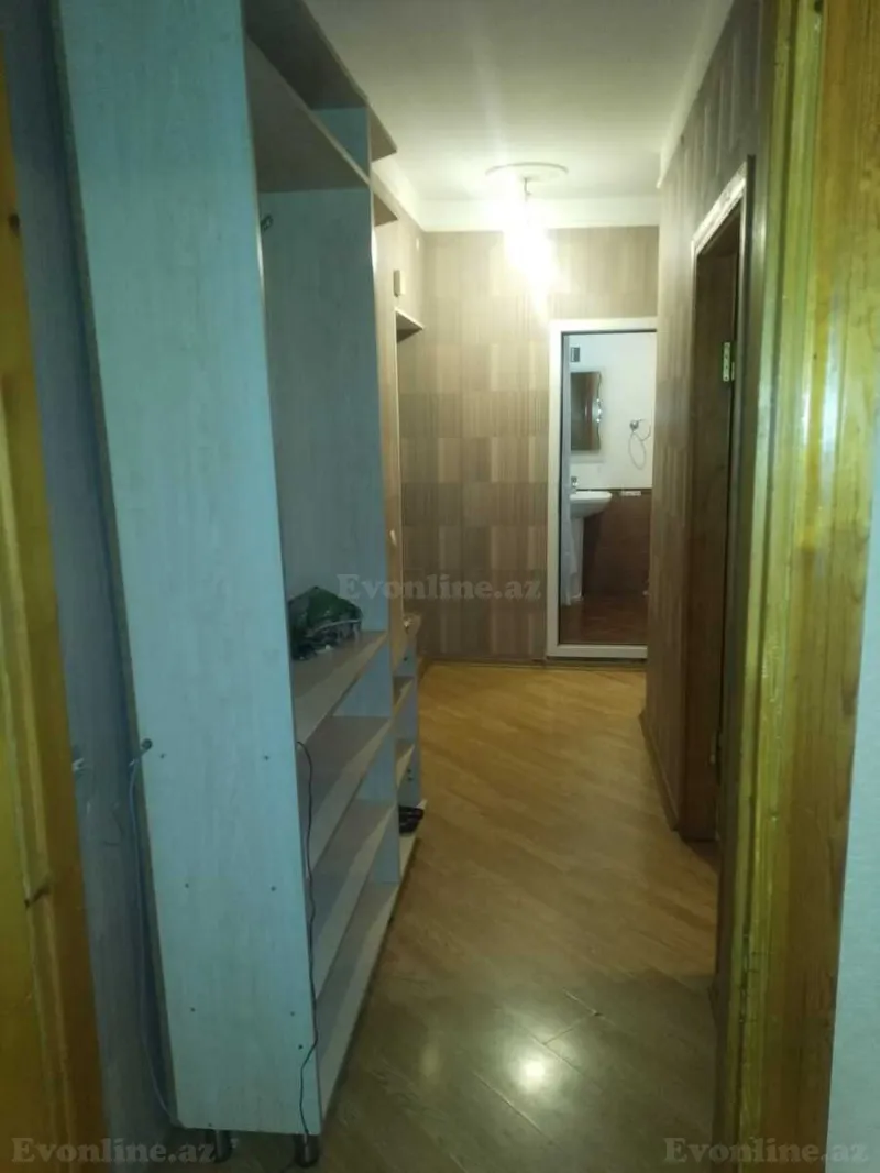 Satılır 2 otaqlı Mənzil Köhnə tikili 65 m² Bakıxanov - şəkil 3