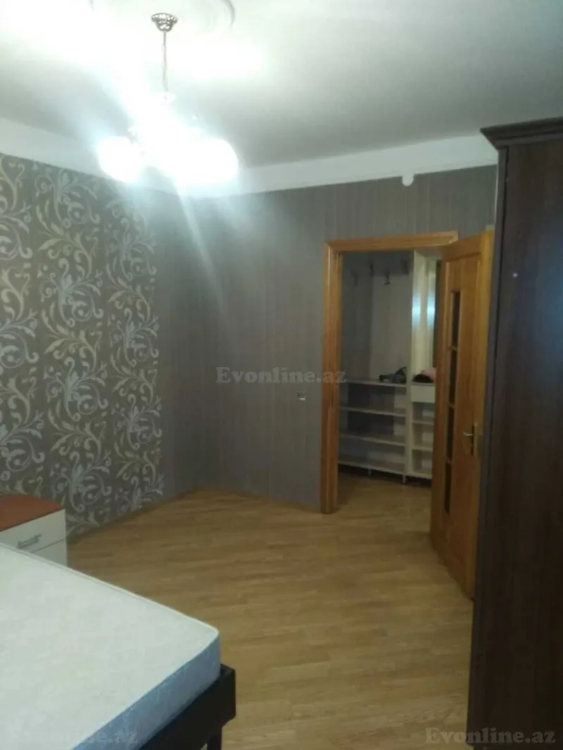 Satılır 2 otaqlı Mənzil Köhnə tikili 65 m² Bakıxanov - şəkil 4