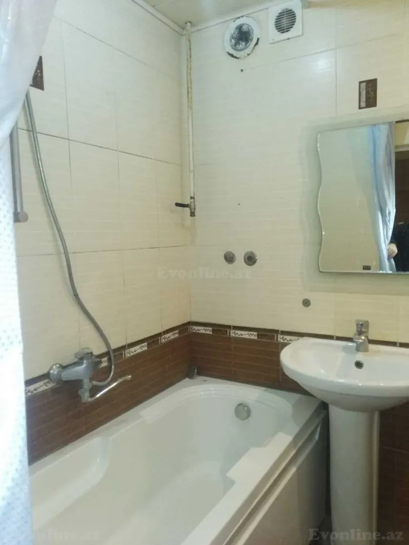 Satılır 2 otaqlı Mənzil Köhnə tikili 65 m² Bakıxanov - şəkil 8