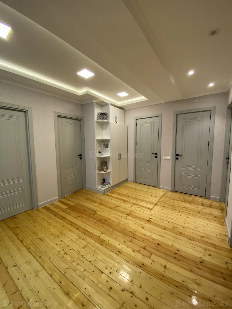 Satılır 4 otaqlı Mənzil Yeni tikili 120 m² Q.Qarayev pr. - şəkil 4