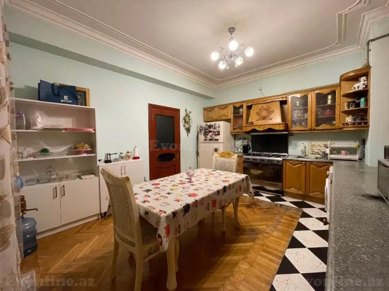 Satılır 4 otaqlı Mənzil Yeni tikili 160 m² Nəsimi r. - şəkil 7