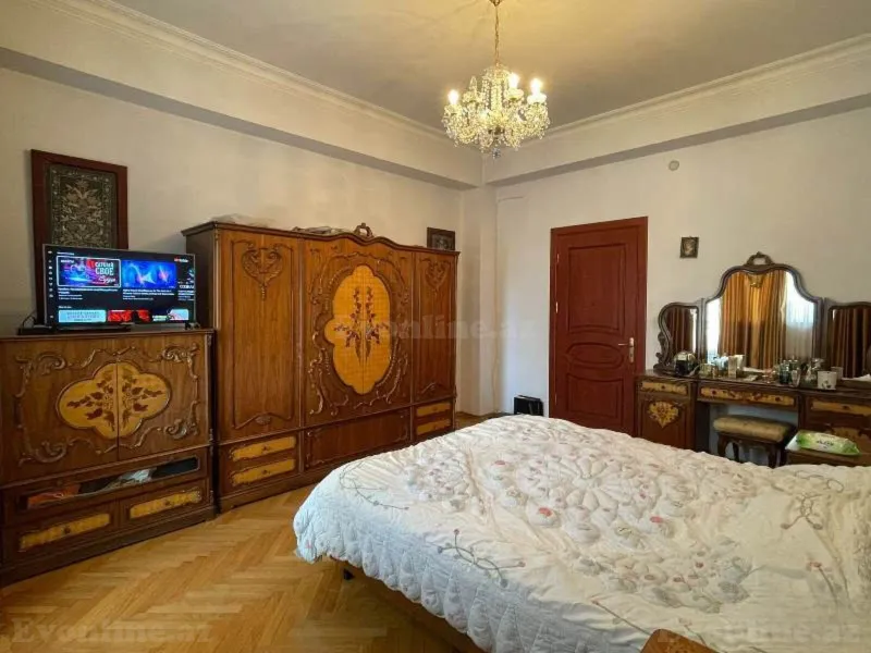 Satılır 4 otaqlı Mənzil Yeni tikili 160 m² Nəsimi r. - şəkil 13