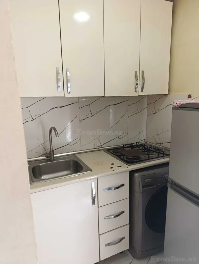 Kirayə verilir 1 otaqlı Həyət evi 25 m² Səbail r. - şəkil 4