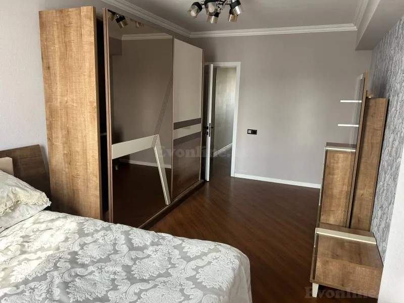 Kirayə verilir 2 otaqlı Mənzil Köhnə tikili 75 m² Yasamal r.