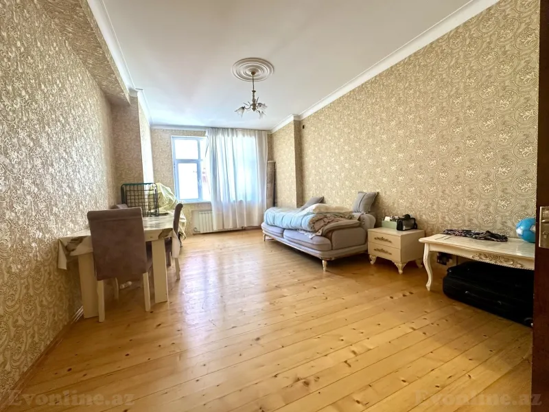2 otaqlı Mənzil 92 m² Neftçilər m. Satılır