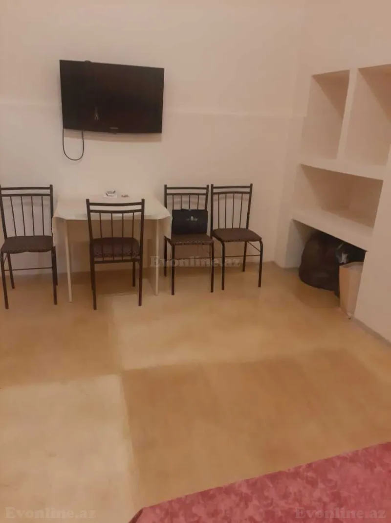 Kirayə verilir 2 otaqlı Mənzil Köhnə tikili 40 m² Səbail r. - şəkil 3