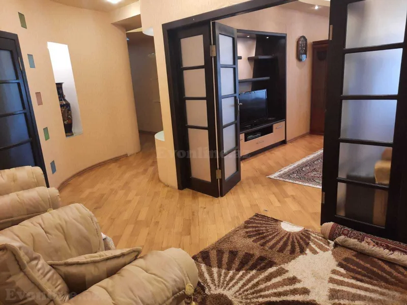 Kirayə verilir 4 otaqlı Mənzil Yeni tikili 205 m² Nəsimi r. - şəkil 6