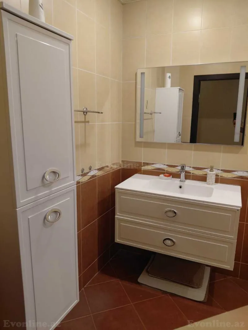 Kirayə verilir 4 otaqlı Mənzil Yeni tikili 205 m² Nəsimi r. - şəkil 13