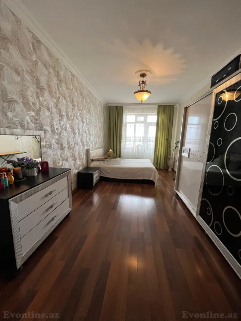 3 otaqlı Mənzil 130 m² 8-ci kilometr Satılır