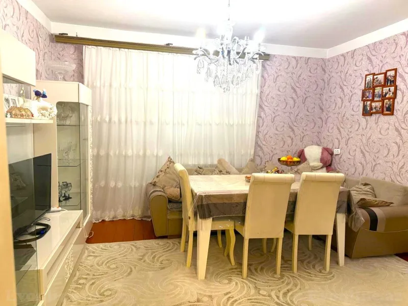 Satılır 4 otaqlı Mənzil Köhnə tikili 110 m² Bakıxanov - şəkil 2