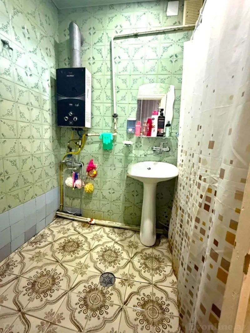 Satılır 4 otaqlı Mənzil Köhnə tikili 110 m² Bakıxanov - şəkil 16
