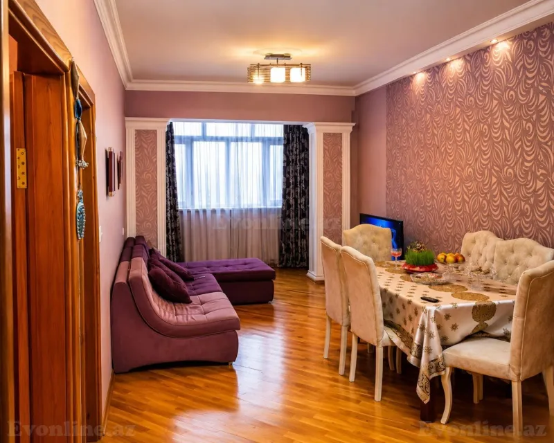 Satılır 4 otaqlı Mənzil Köhnə tikili 100 m² Gənclik m.