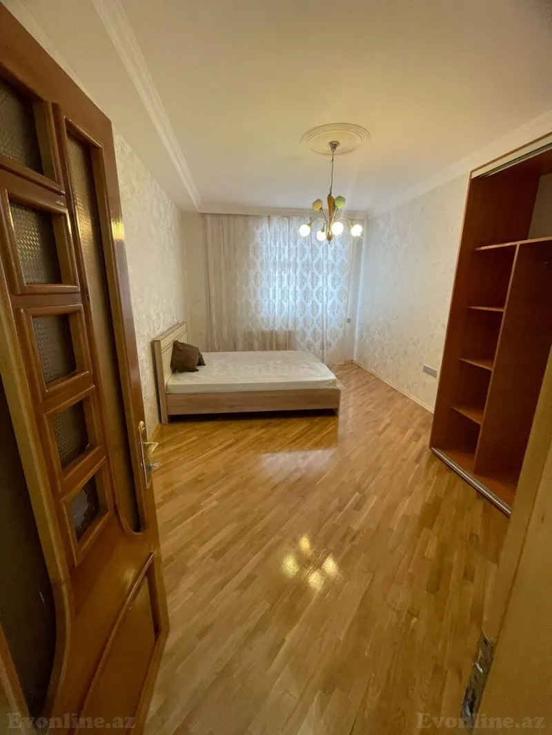 Kirayə verilir 3 otaqlı Mənzil Yeni tikili 125 m² İnşaatçılar m. - şəkil 3