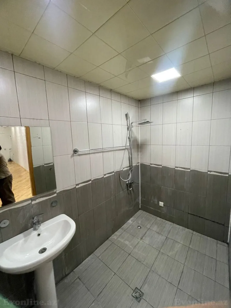 Kirayə verilir 3 otaqlı Mənzil Yeni tikili 125 m² İnşaatçılar m. - şəkil 8