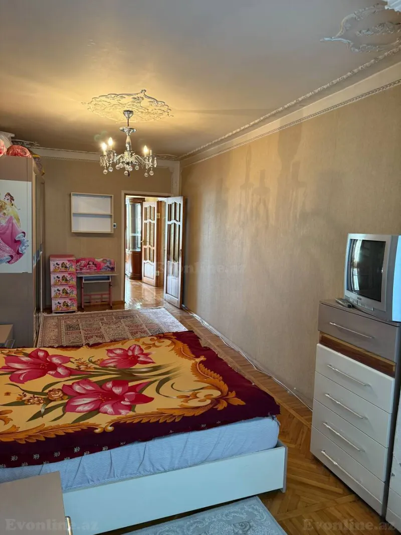 Kirayə verilir 2 otaqlı Mənzil Köhnə tikili 70 m² Azadlıq prospekti m. - şəkil 2