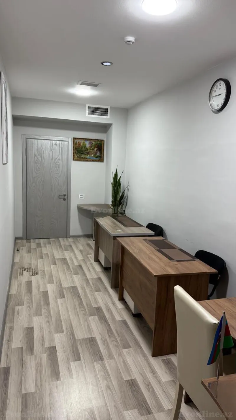 1 otaqlı Ofis 25 m² Elmlər Akademiyası m. Kirayə verilir