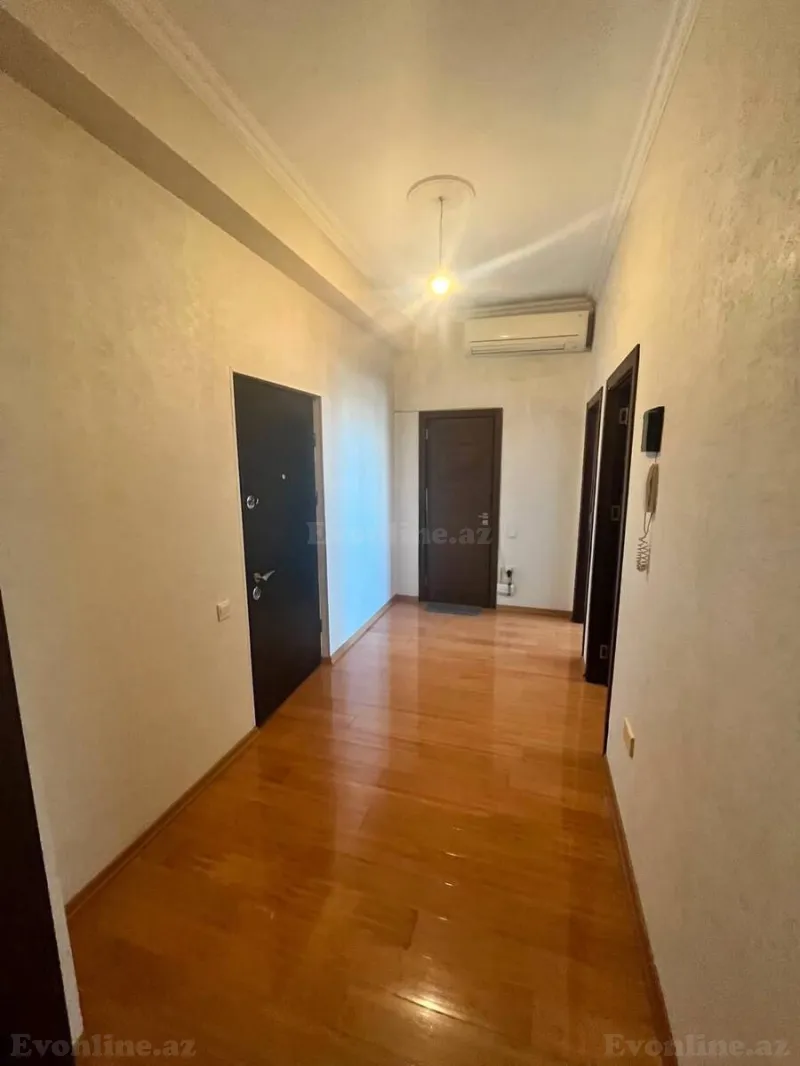 2 otaqlı Mənzil 64 m² Avtovağzal m. Kirayə verilir