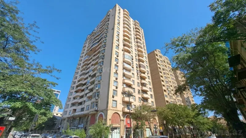 3 otaqlı Mənzil 136 m² Nizami m. Satılır