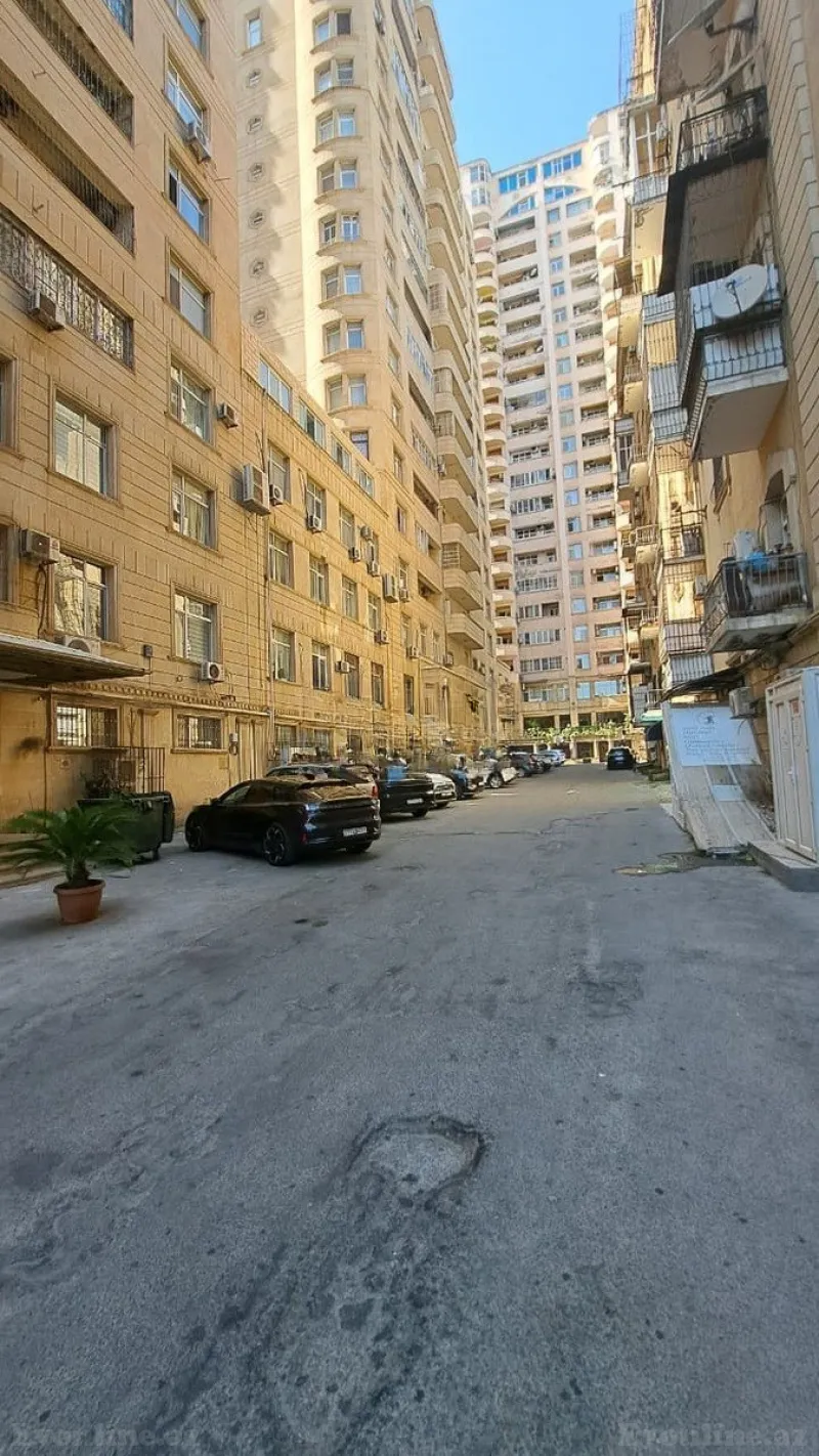 Satılır 3 otaqlı Mənzil Yeni tikili 136 m² Nizami m. - şəkil 2