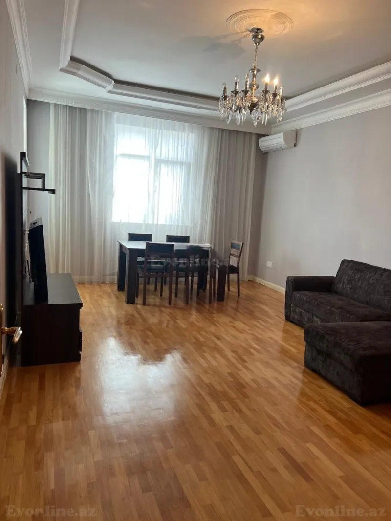 4 otaqlı Mənzil 156 m² Azadlıq prospekti m. Satılır