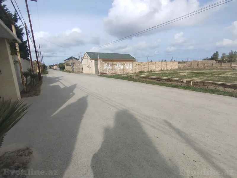 Torpaq Buzovna Satılır