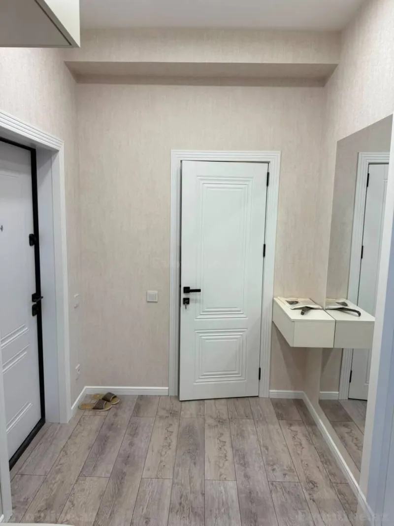 Kirayə verilir 3 otaqlı Mənzil Yeni tikili 90 m² İnşaatçılar m. - şəkil 4