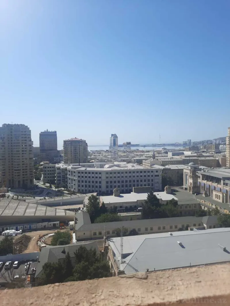 Kirayə verilir 2 otaqlı Mənzil Yeni tikili 73 m² 28 May m.
