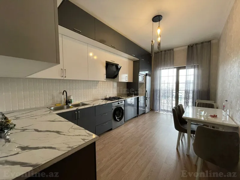 3 otaqlı Mənzil 120 m² 28 May m. Kirayə verilir