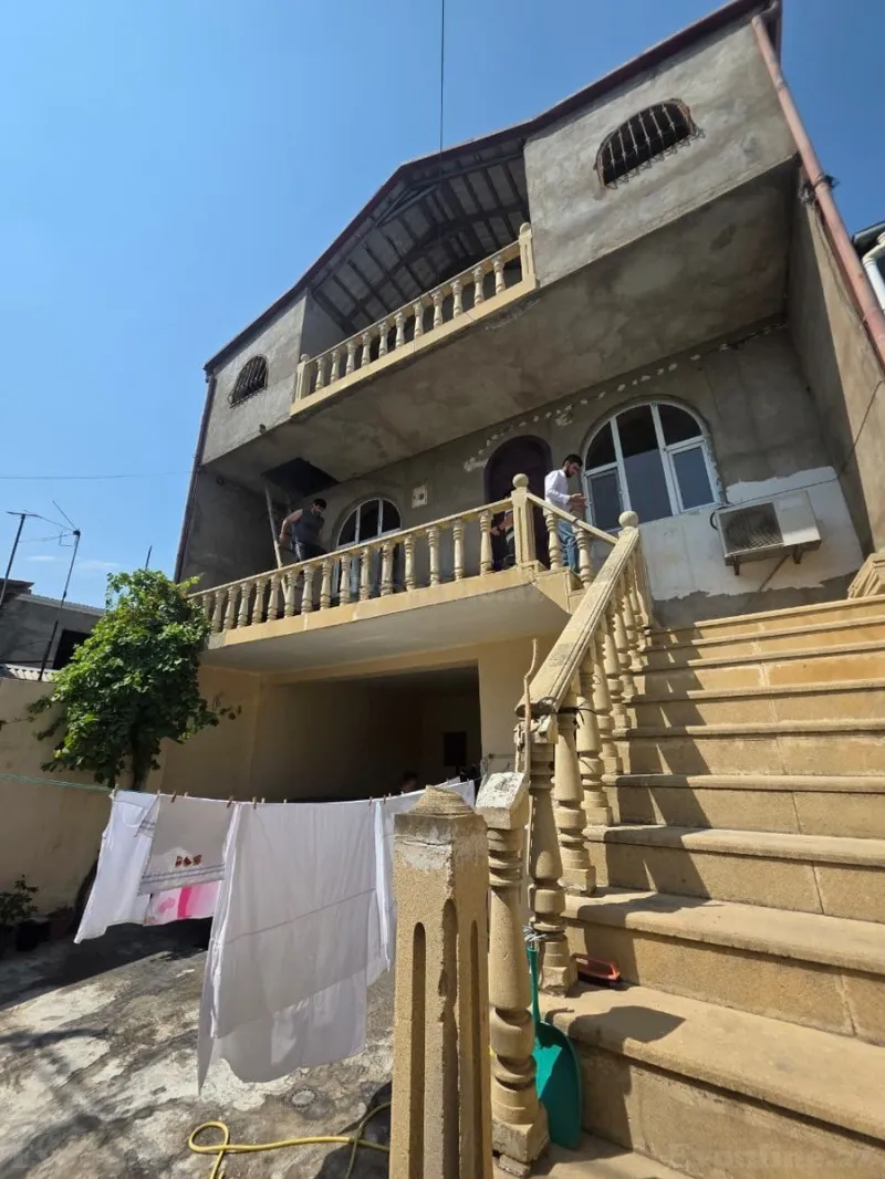 Satılır 5 otaqlı Həyət evi 200 m² Memar Əcəmi m.