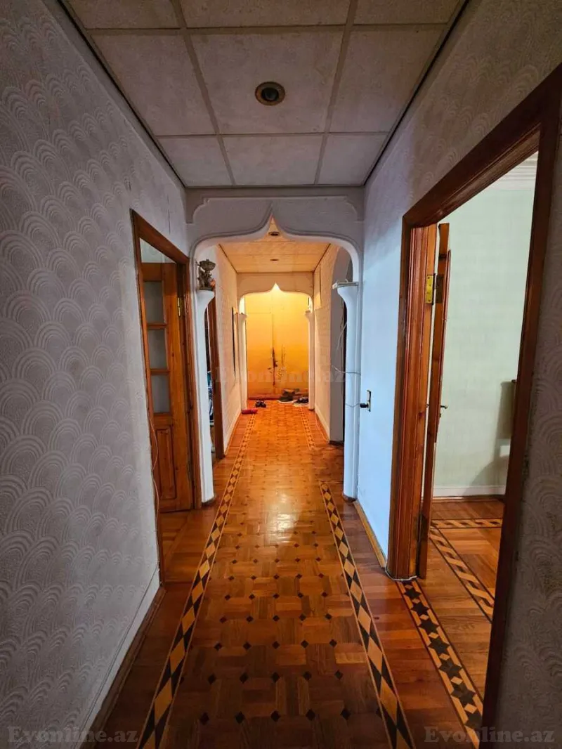 Satılır 5 otaqlı Mənzil Köhnə tikili 130 m² Azadlıq prospekti m. - şəkil 5
