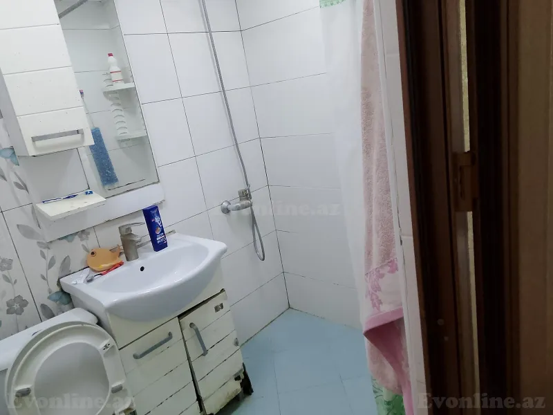 Kirayə verilir 2 otaqlı Mənzil Köhnə tikili 55 m² Neftçilər m. - şəkil 3
