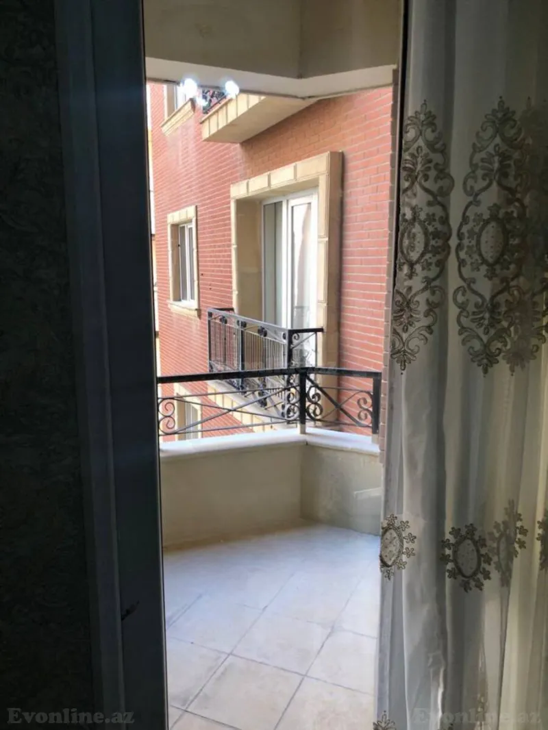 3 otaqlı Mənzil 140 m² 28 May m. Kirayə verilir